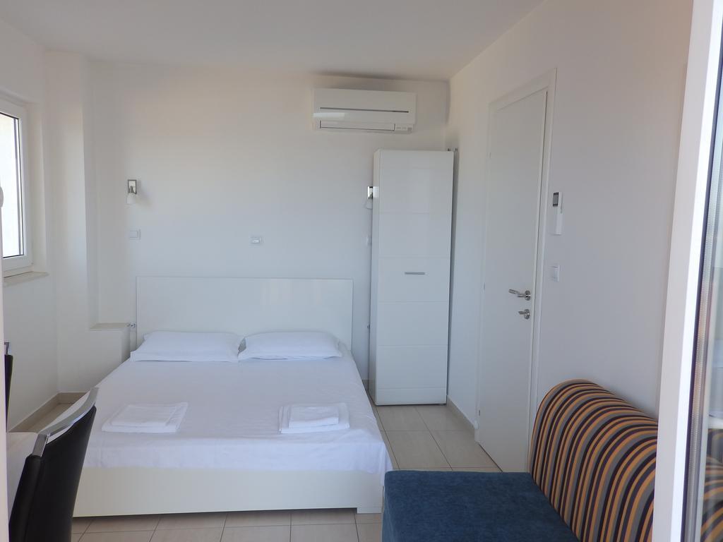 Apartments Villa Rosina Rogoznica  Zimmer foto